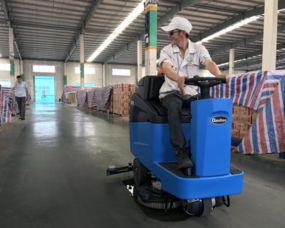 食品廠洗地機使用指南 清潔頻率、工具選擇與操作規范